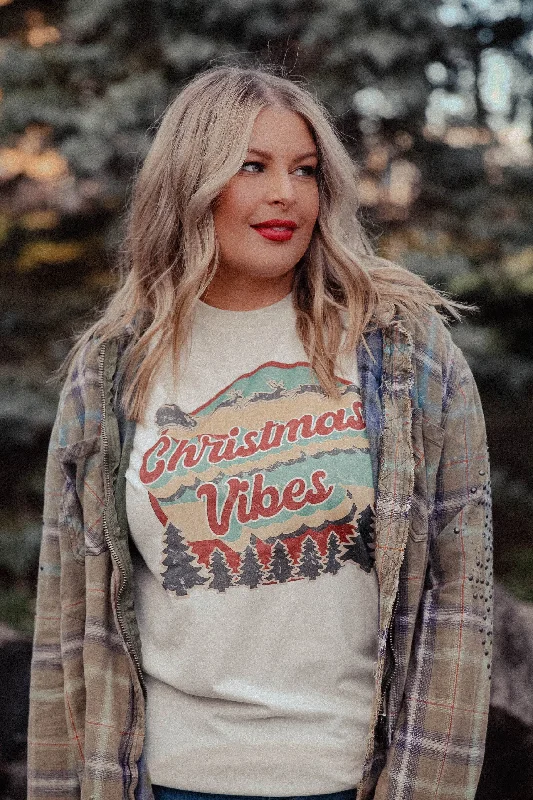 Christmas Vibes Tee