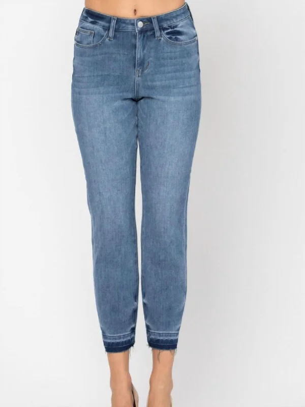 Therma Boyfriend Jeans In Mid Wash